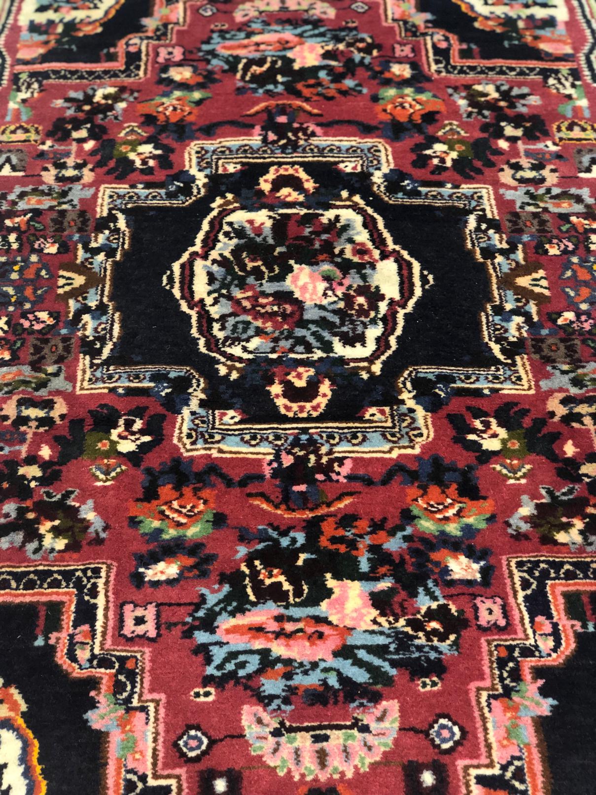 Hand knotted Bakhtiar Persian Rug