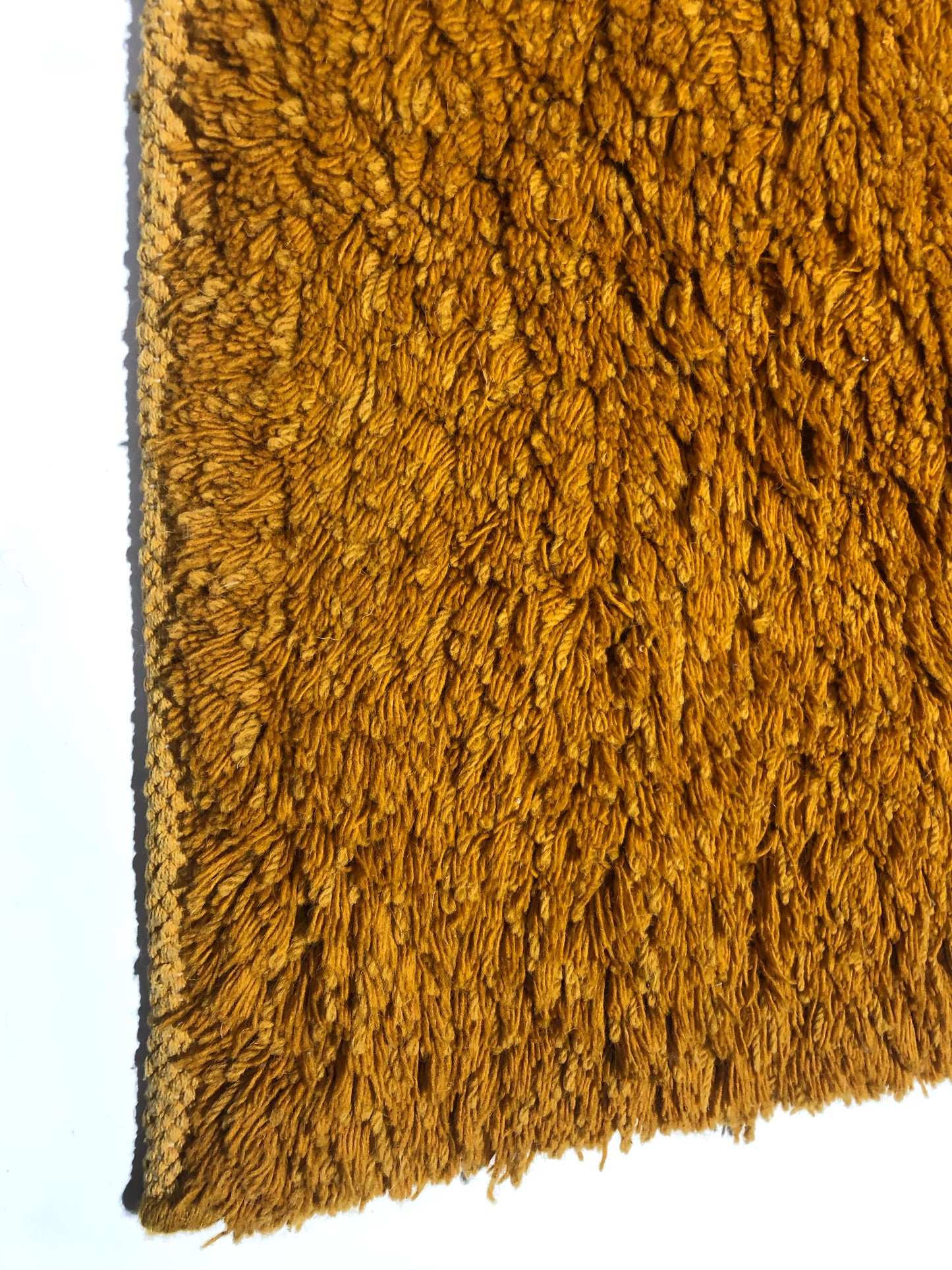 gold_carpet
